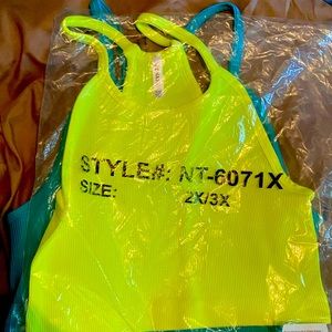 Scoop neck ribbed bralette 💛